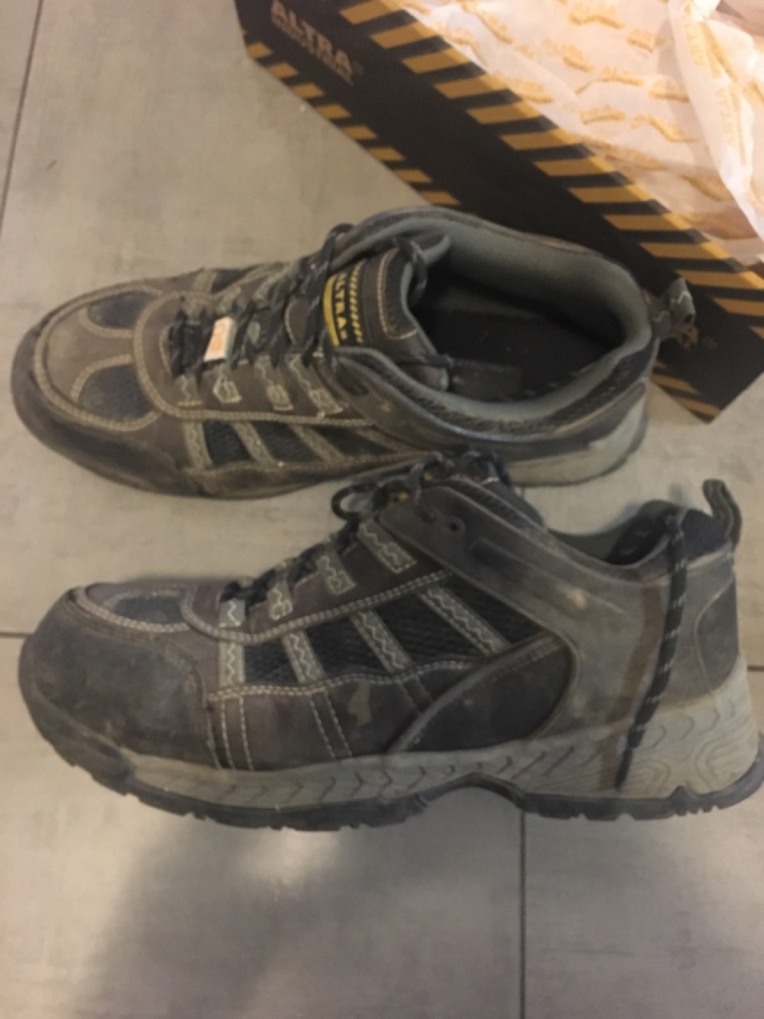 Safety shoes, work boots man - photo 3
