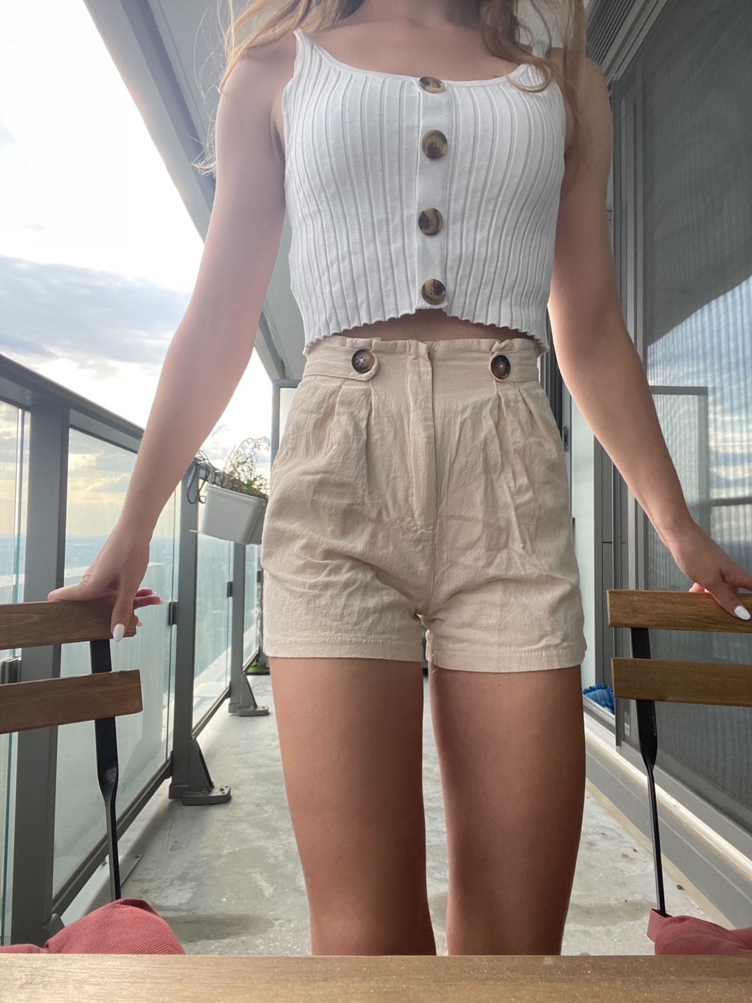 Adorable highwasted shorts size XS thumbnail