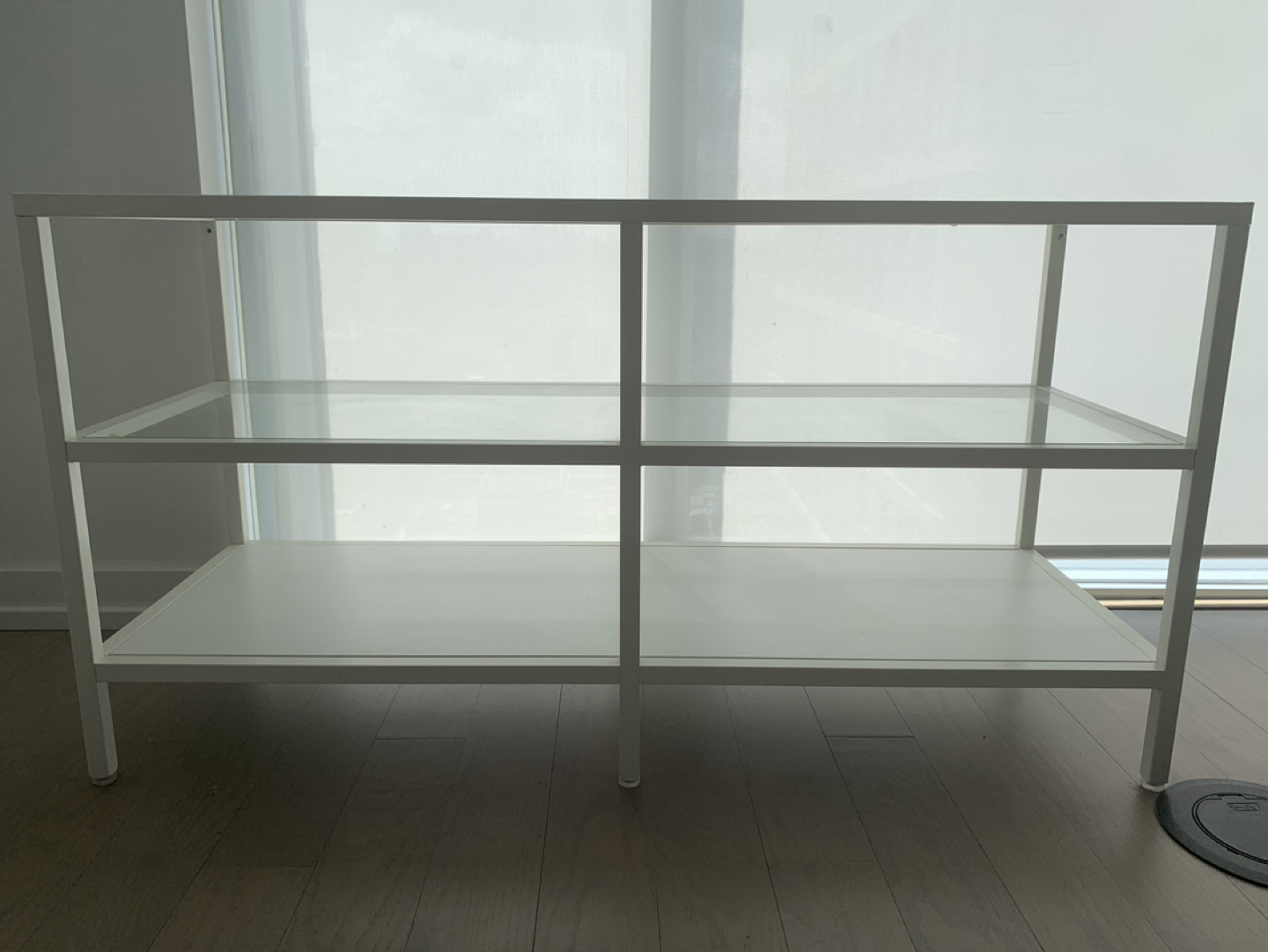 IKEA VITTSJÖ TV bench image indicator(3)