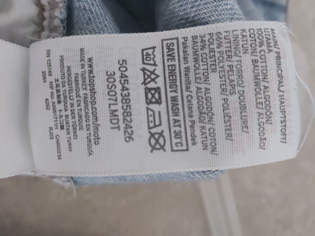 TOPSHOP light jean shorts, size 26 image indicator(5)