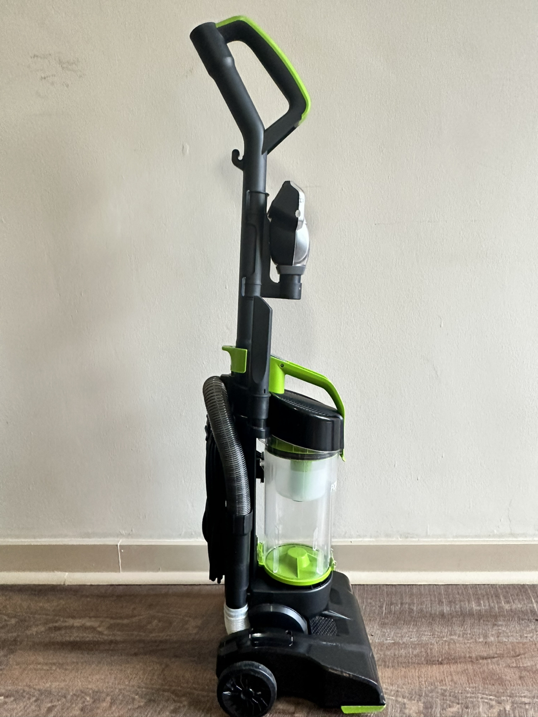 Bissell Poweforce Turbo Vacuum - photo 4
