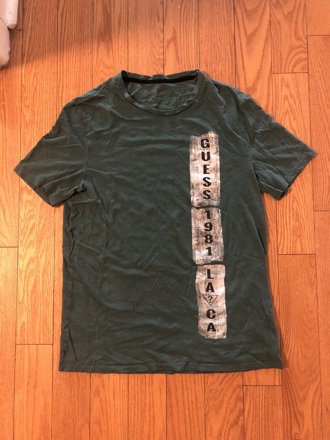 Guess shirt thumbnail