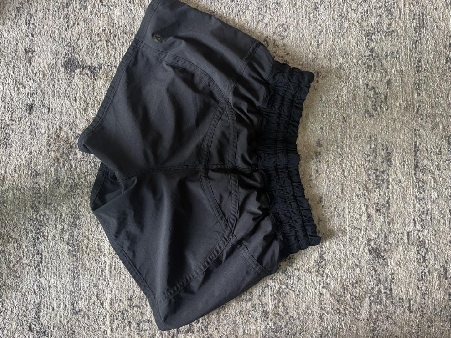 Lululemon shorts - size 6 - photo 2