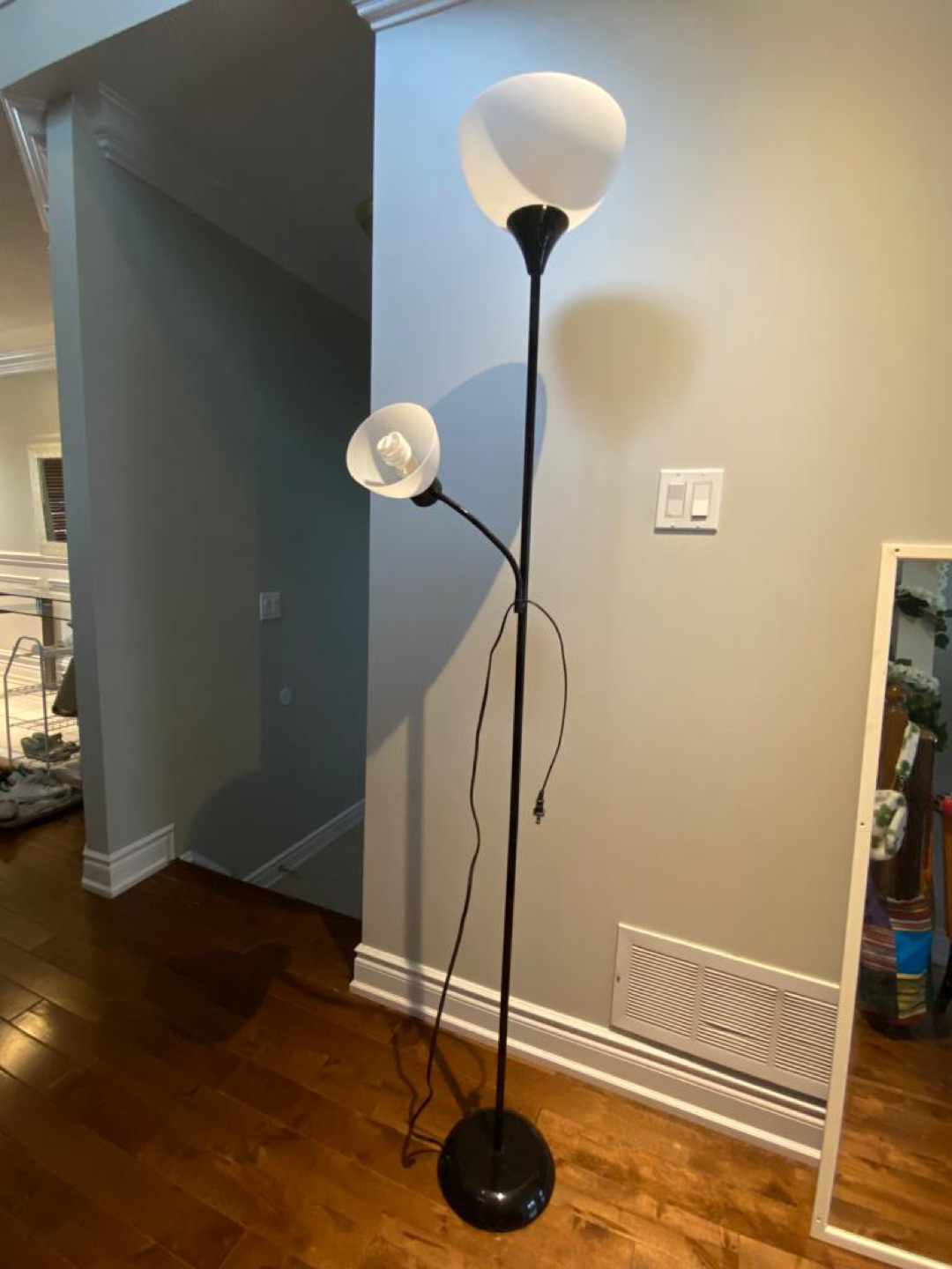 Simple floor lamp with double shades thumbnail