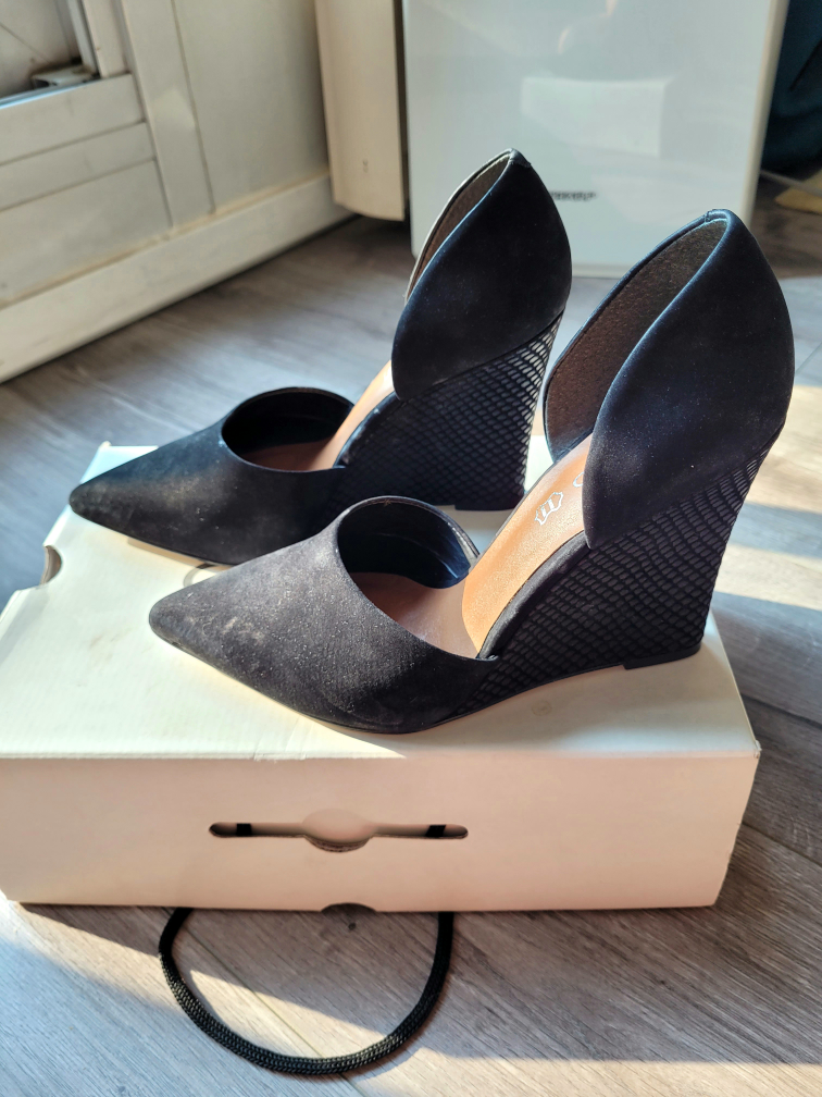 Aldo high heels size 8