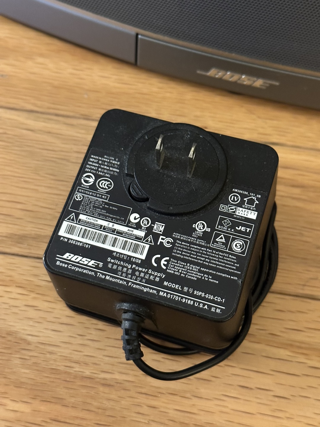 Selling BOSE sounddock speaker - photo 2