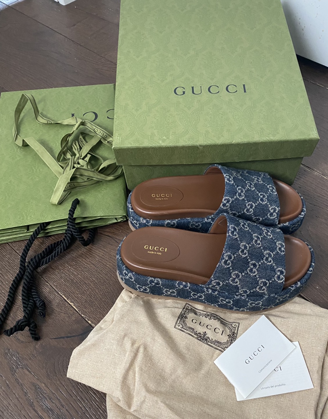 Gucci Slides Sandals thumbnail