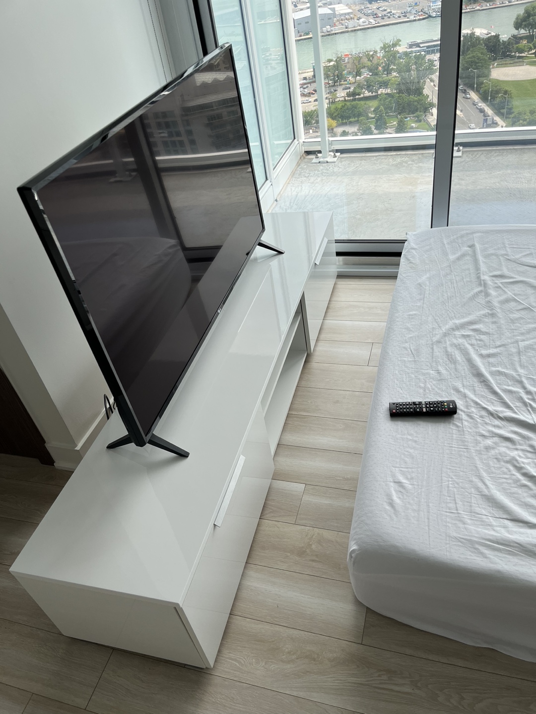 TV Stand - photo 2