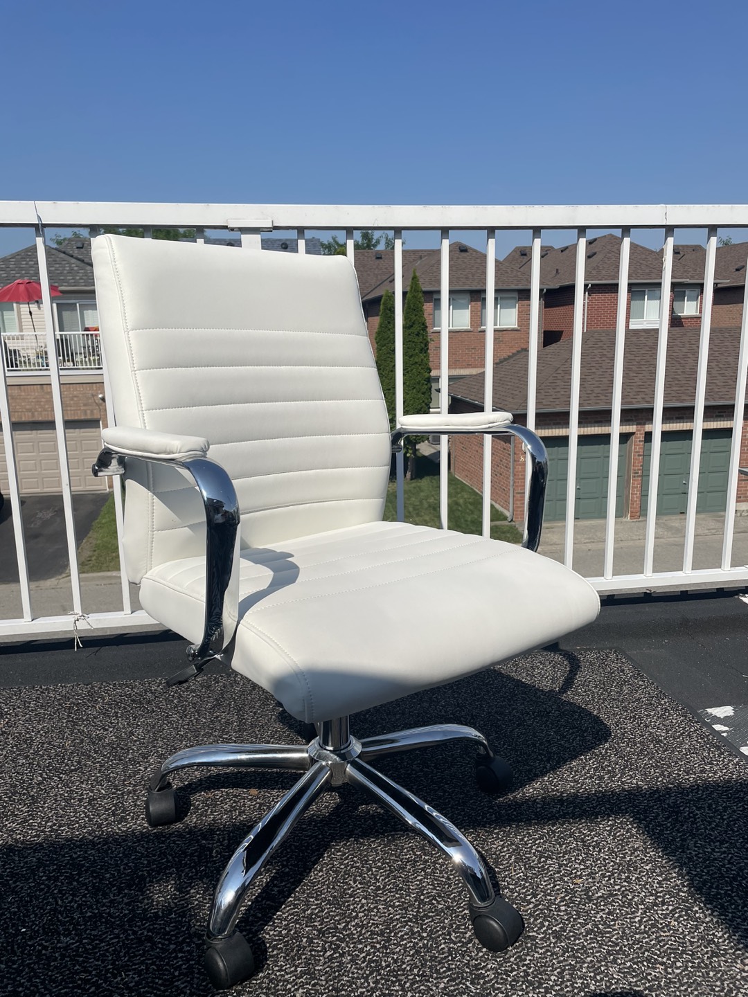 White Office Chair - photo 3