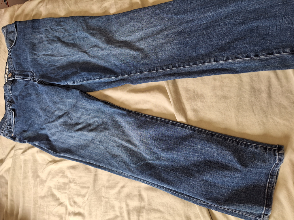 ✨️sale ✨️DKNY jeans thumbnail