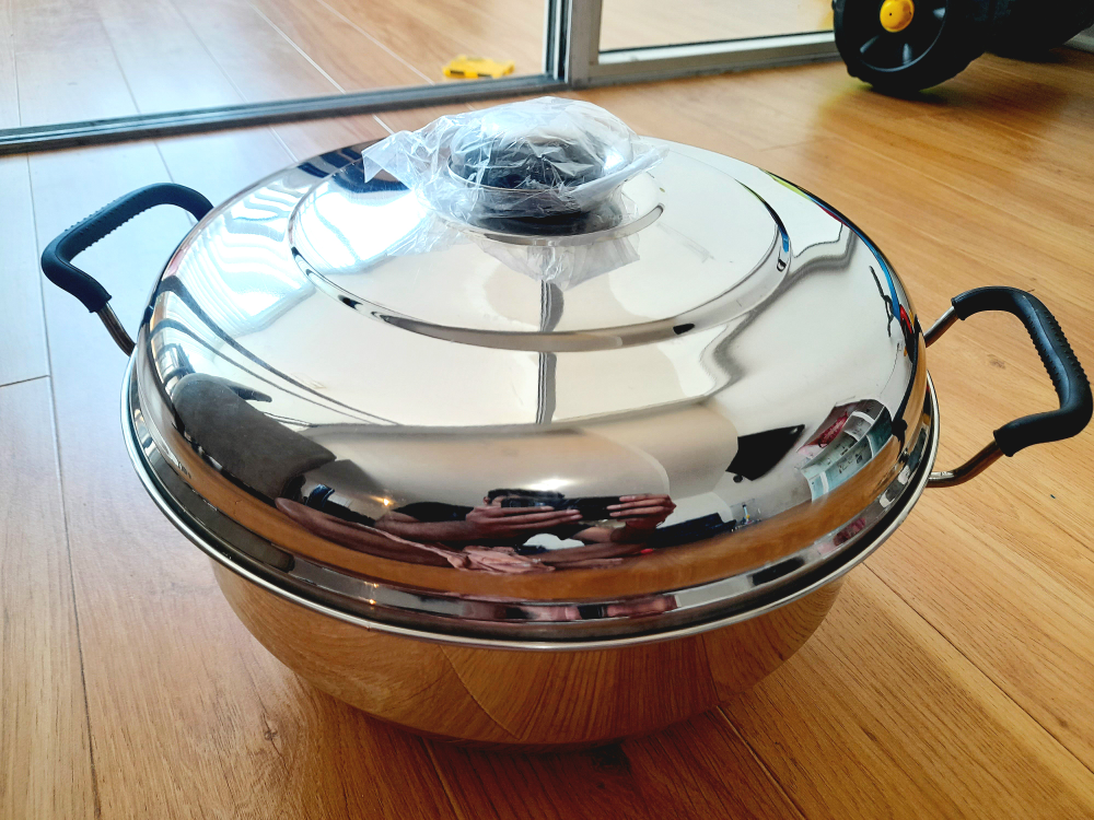 large stainless steel idly pot with lid and idly plate