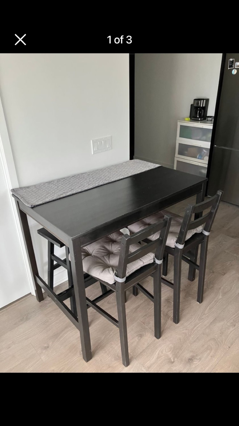 Dining table + 4 chairs thumbnail