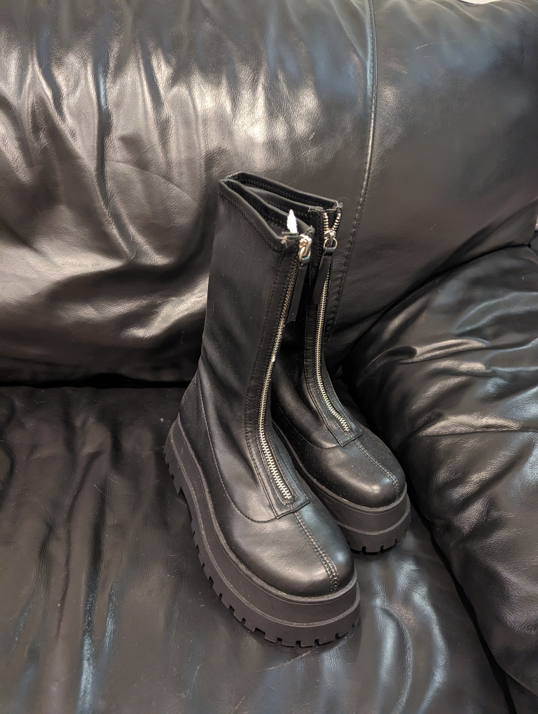 brand new urban outfitters boots size 7