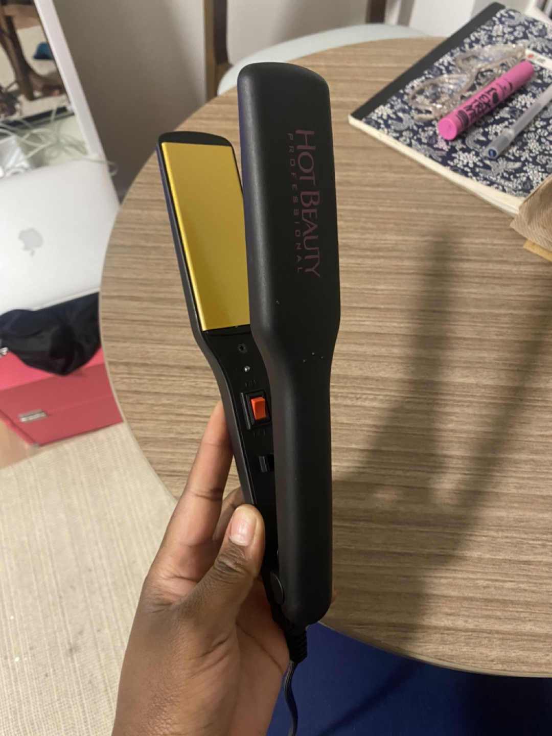 Hair straightener thumbnail