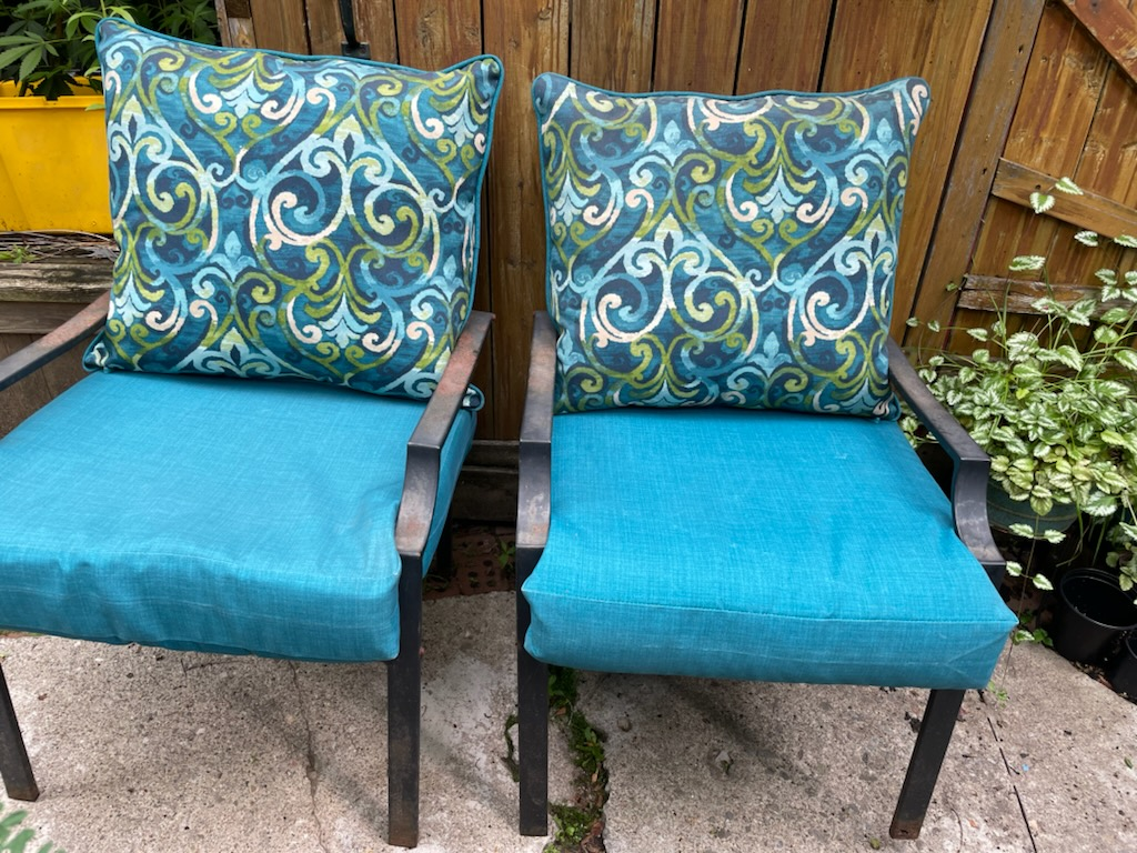 patio chairs cushions 