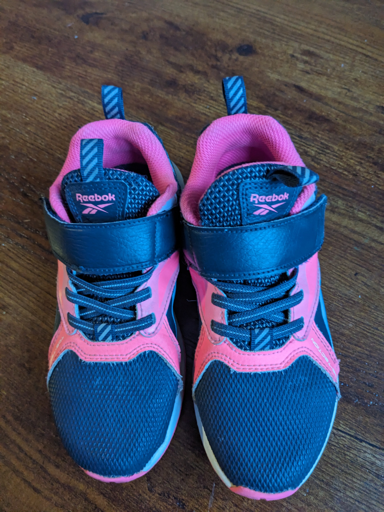 Big Kid Reebook velcro shoes size US 1 $15