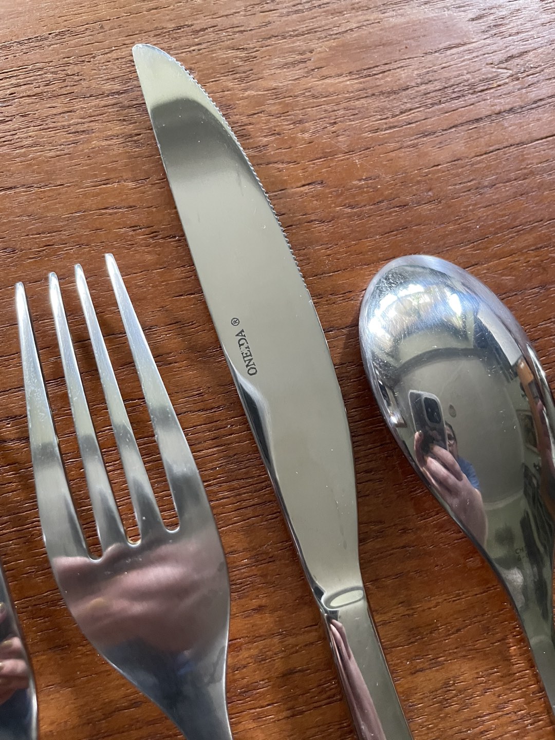 48 Piece Oneida Cutlery Set - photo 2