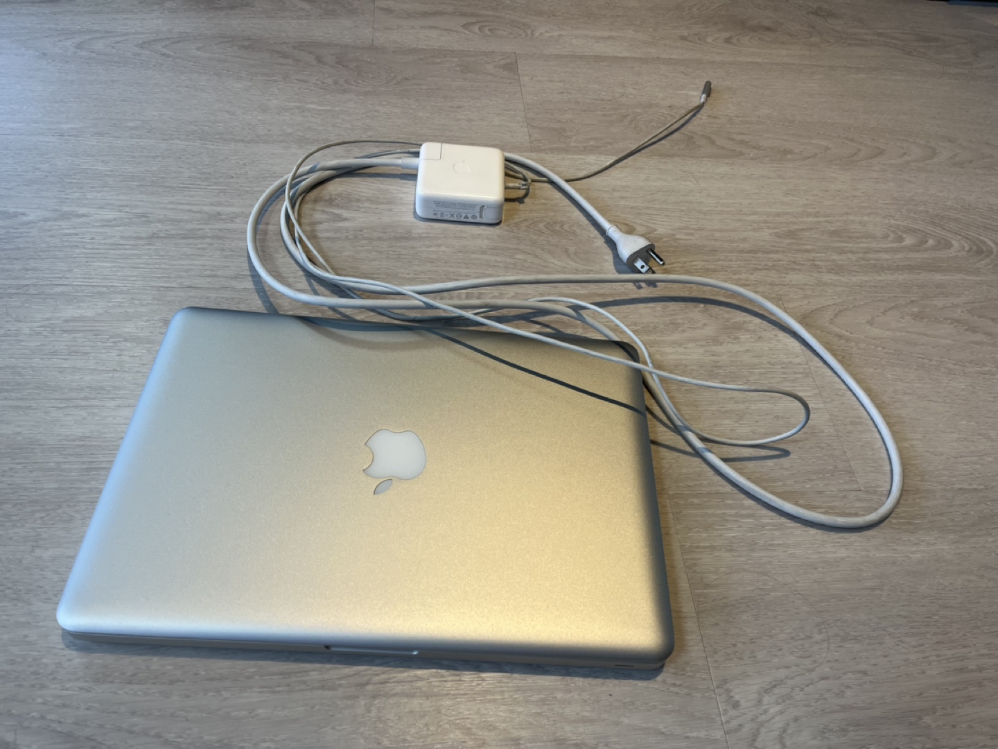 13” MacBook Pro YEAR 2010-2012 image indicator(2)