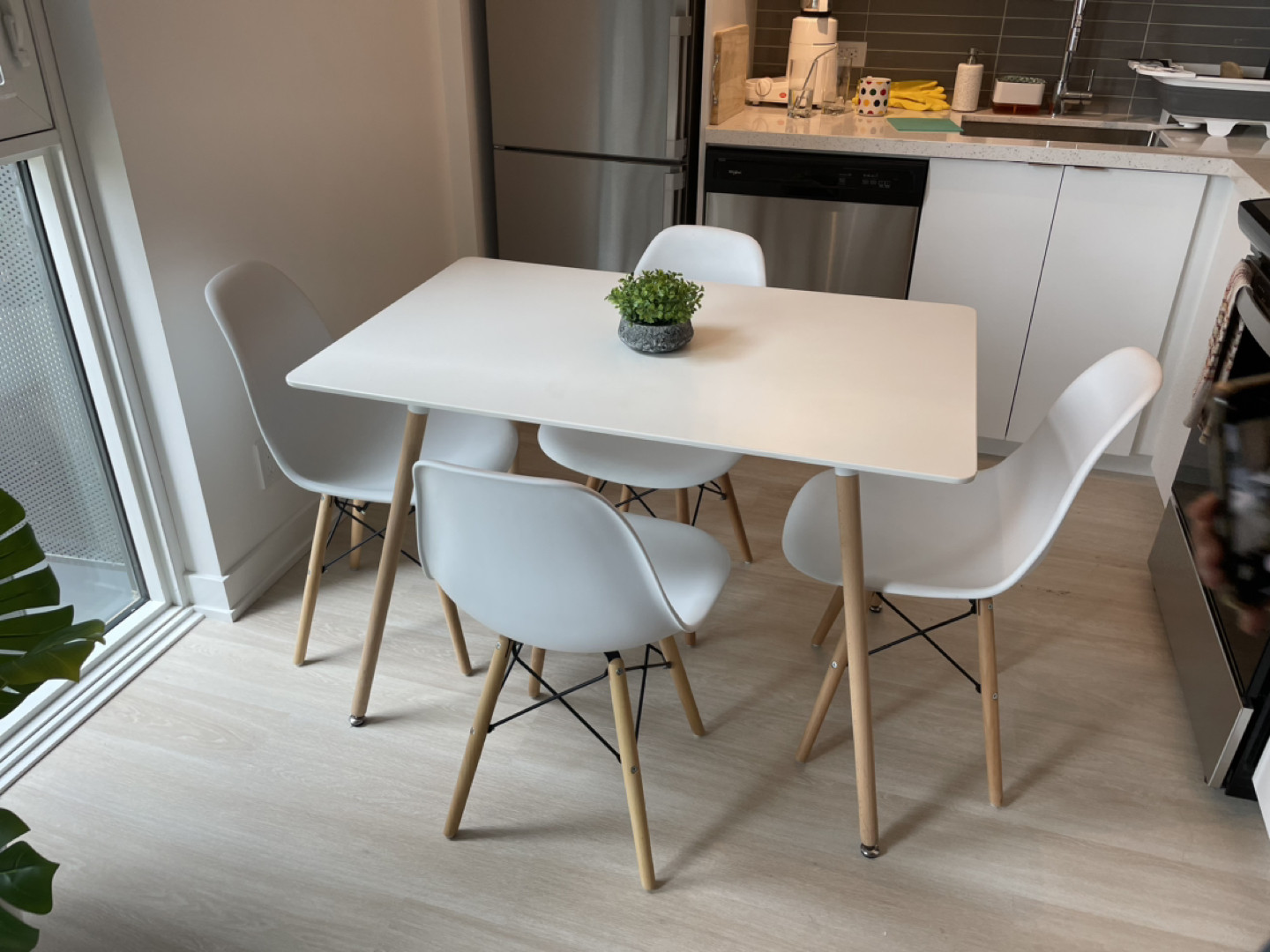 4- Person Dining Set (Rectangular table and 4 chairs) image indicator(9)