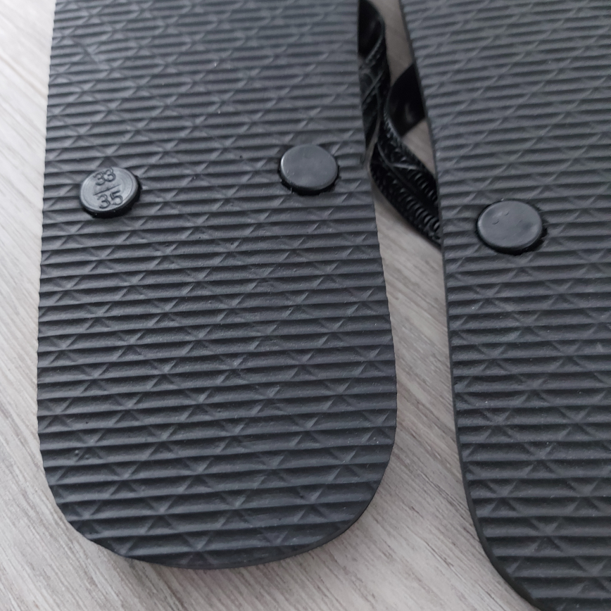 #freecycle Black Flip flops image indicator(2)