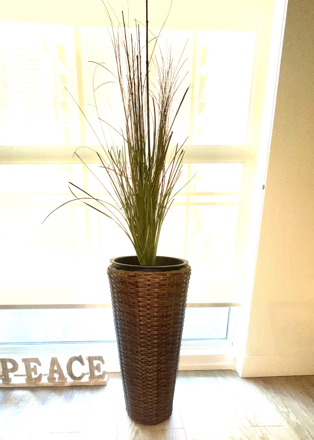 Hampton Bay 24-inch Round Wicker Planter image indicator(7)