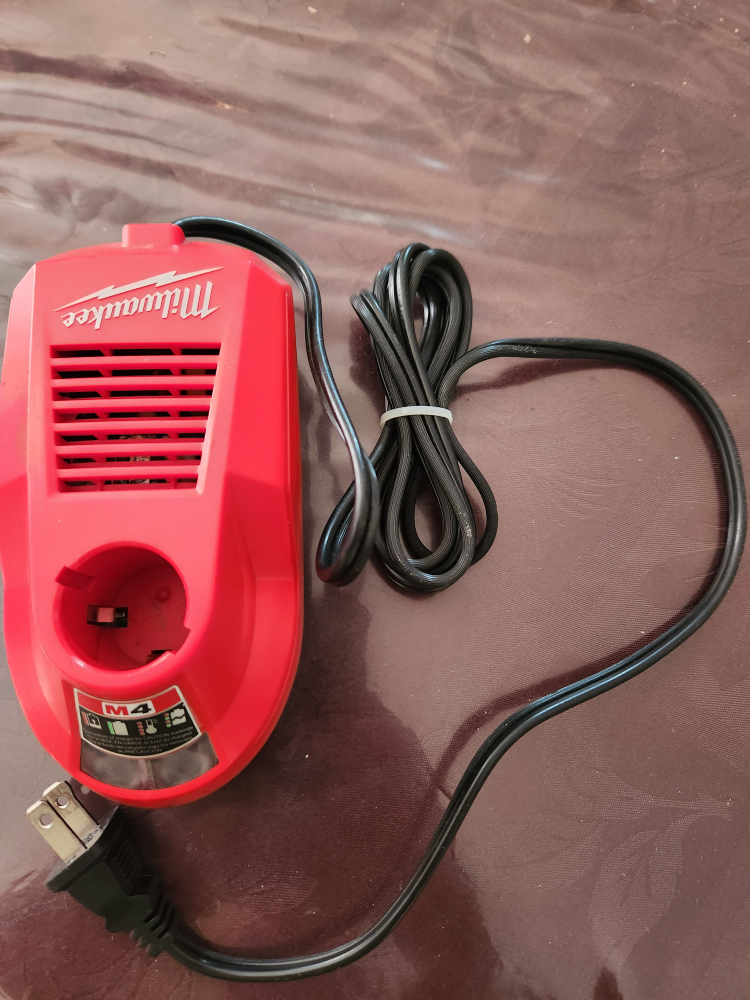 Milwaukee M4 Charger model no. 48-59-2001 image indicator(3)