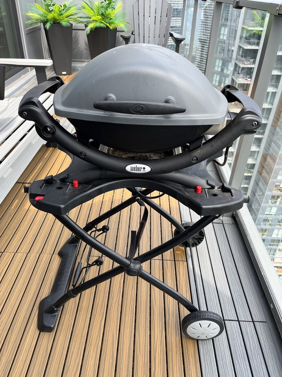 Weber Q1400 Portable Electric Grill BBQ with Cart and Cover thumbnail