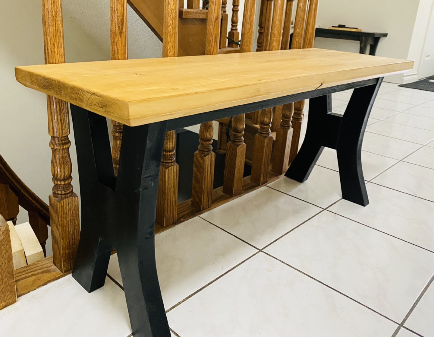 Entryway bench