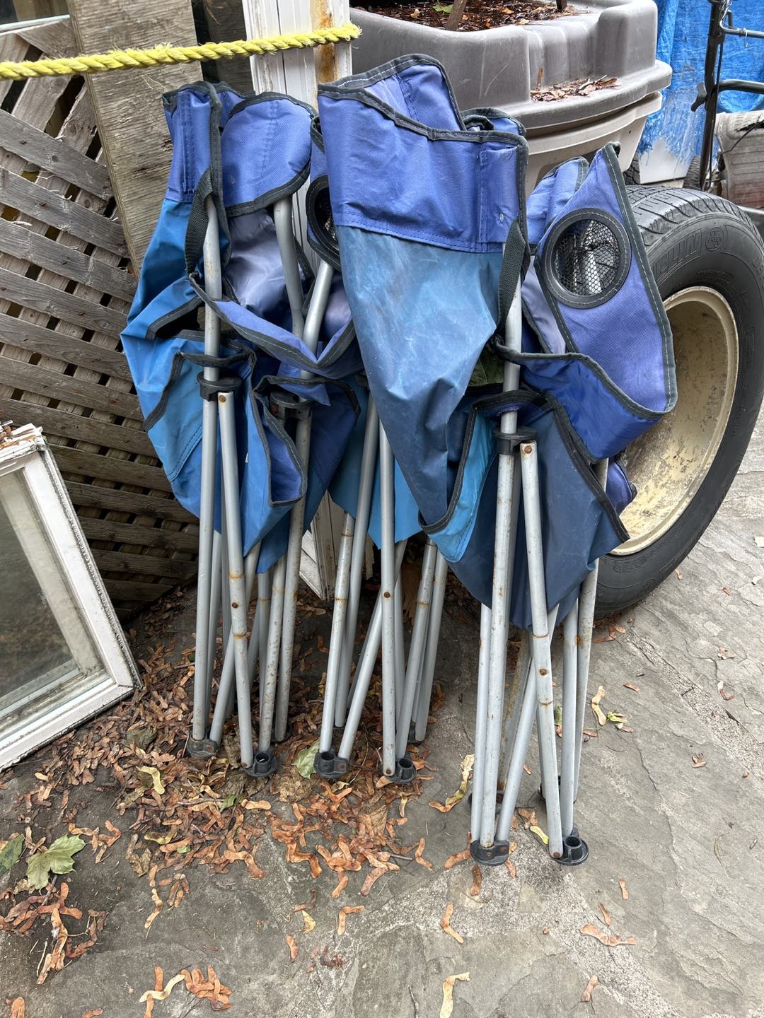 Folding chairs thumbnail