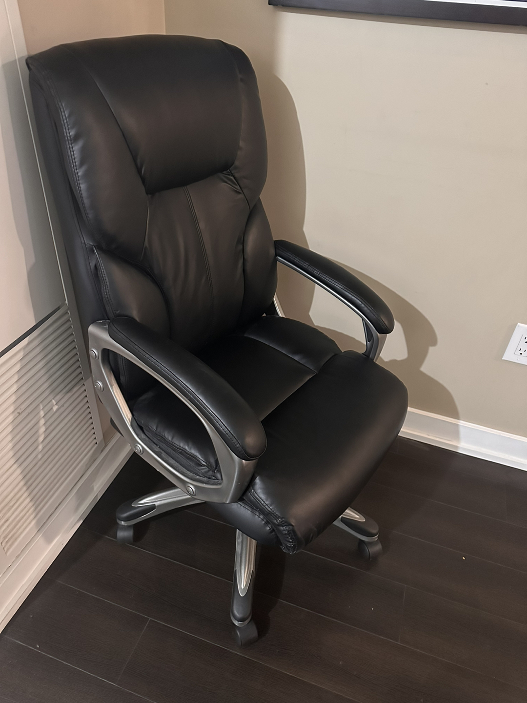 Ergonomic office leather chair - photo 2