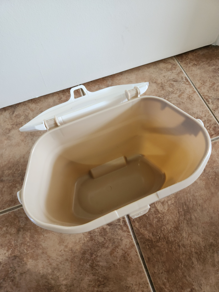 Kitchen compost bin  - photo 2