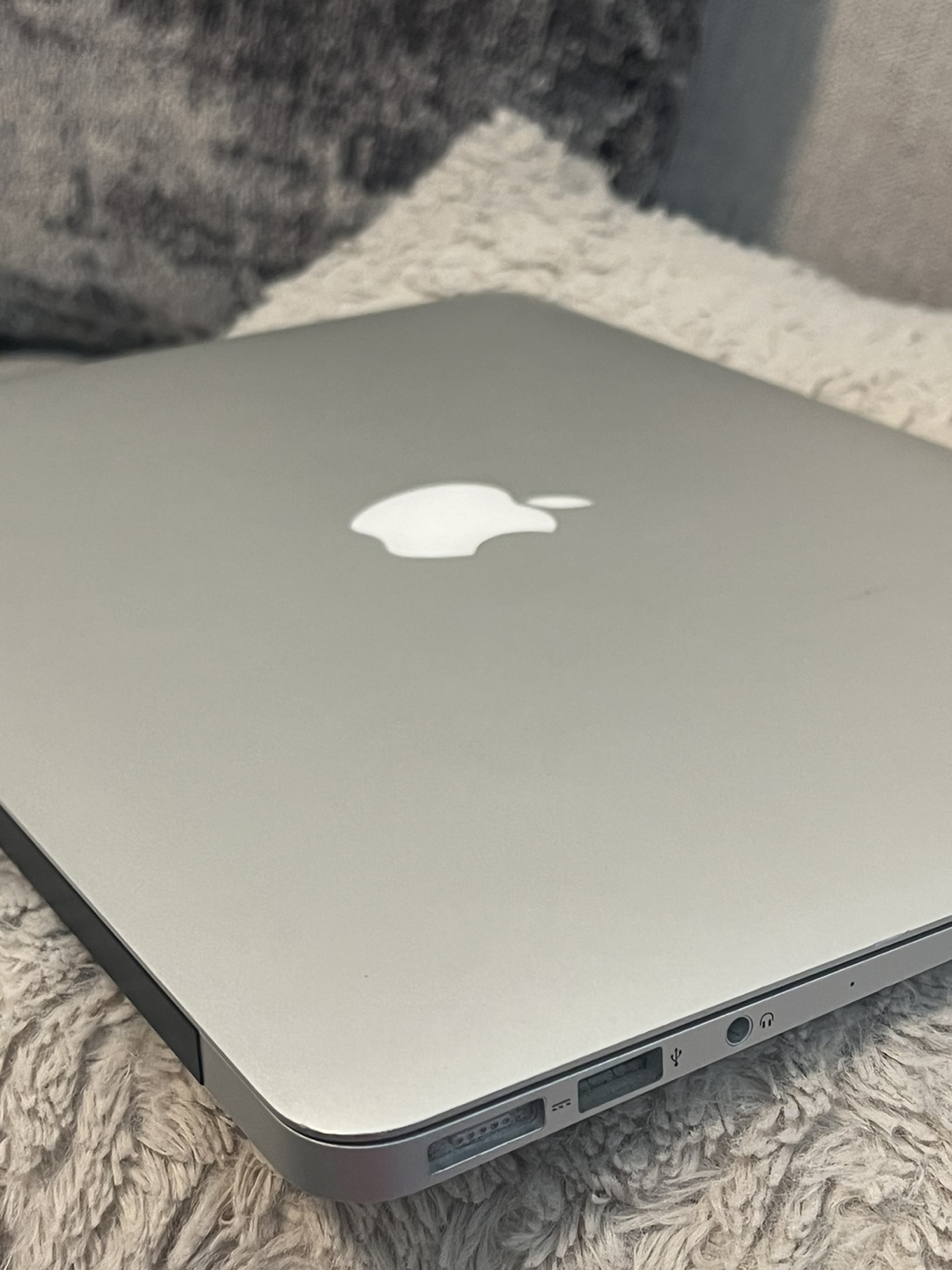 Macbook air 2017 thumbnail