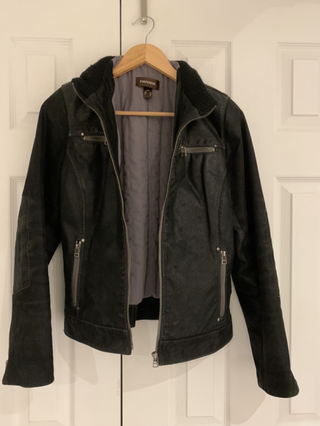 Women’s Danier Black Suede Jacket/Size S - photo 2