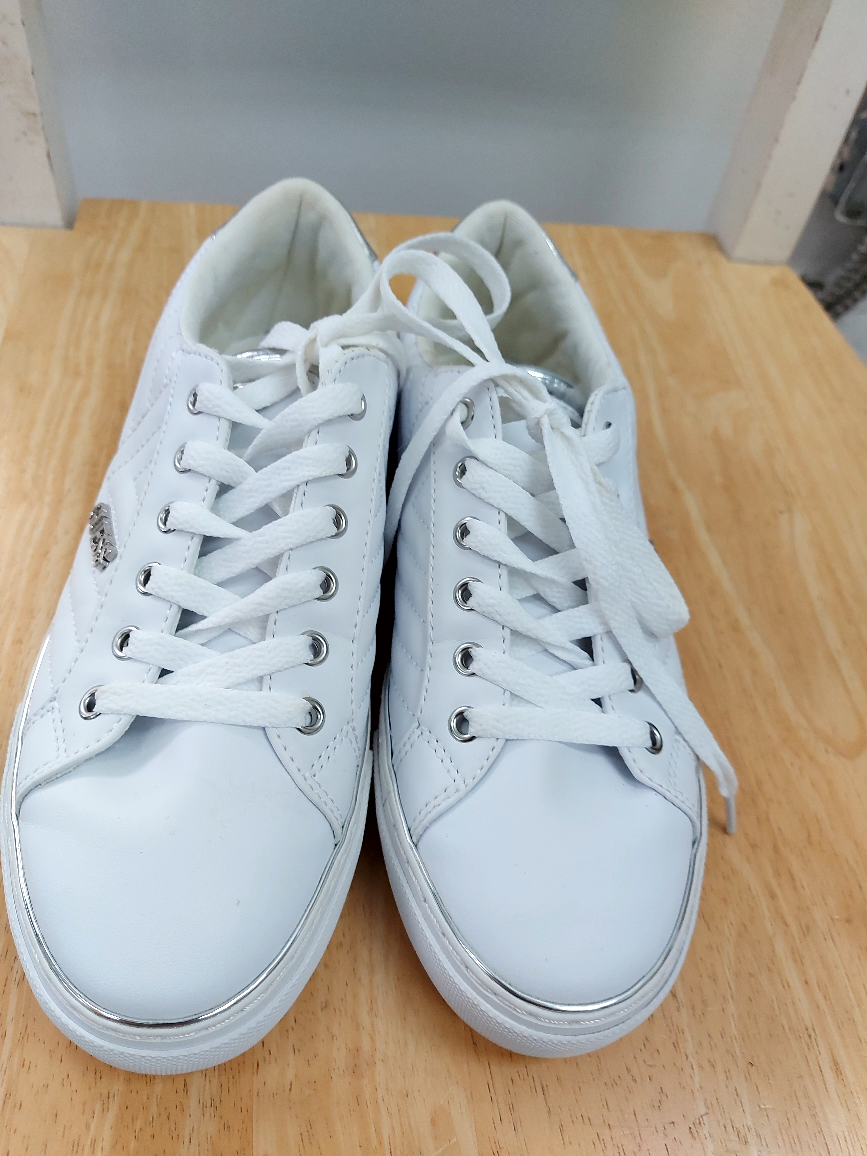 Guess shoes image indicator(2)