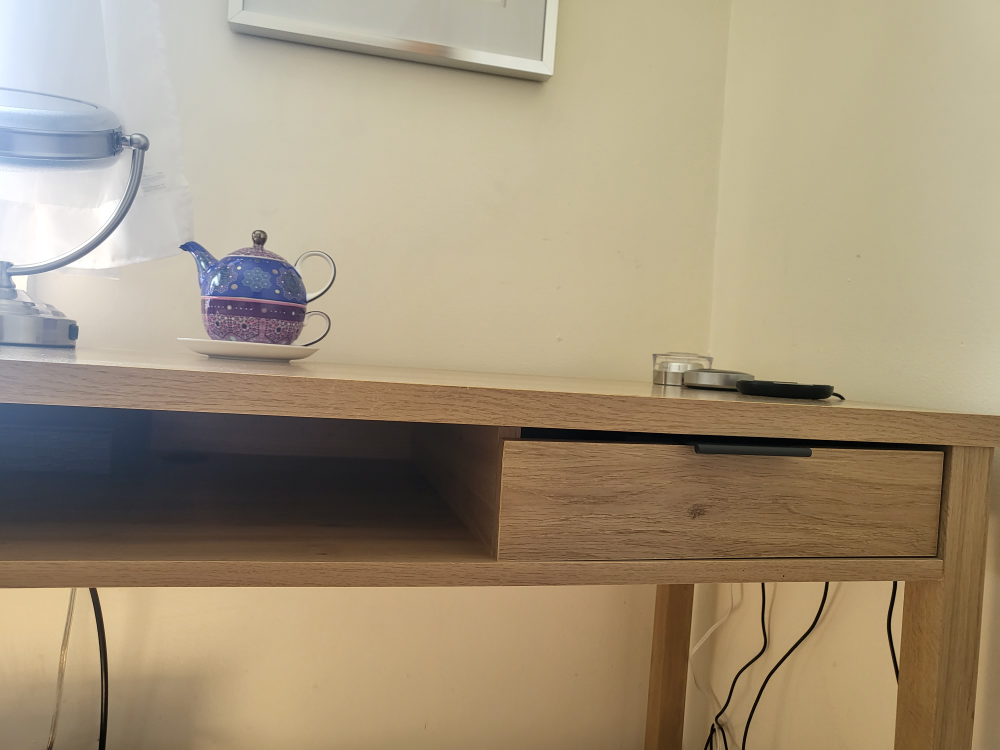 wooden desk like new, moving sale image indicator(3)