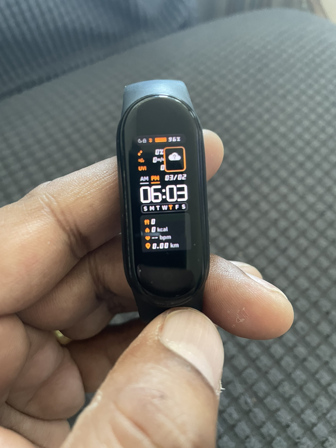 Mi Band 5 Smartwatch + 2 Replacement Bands - photo 4