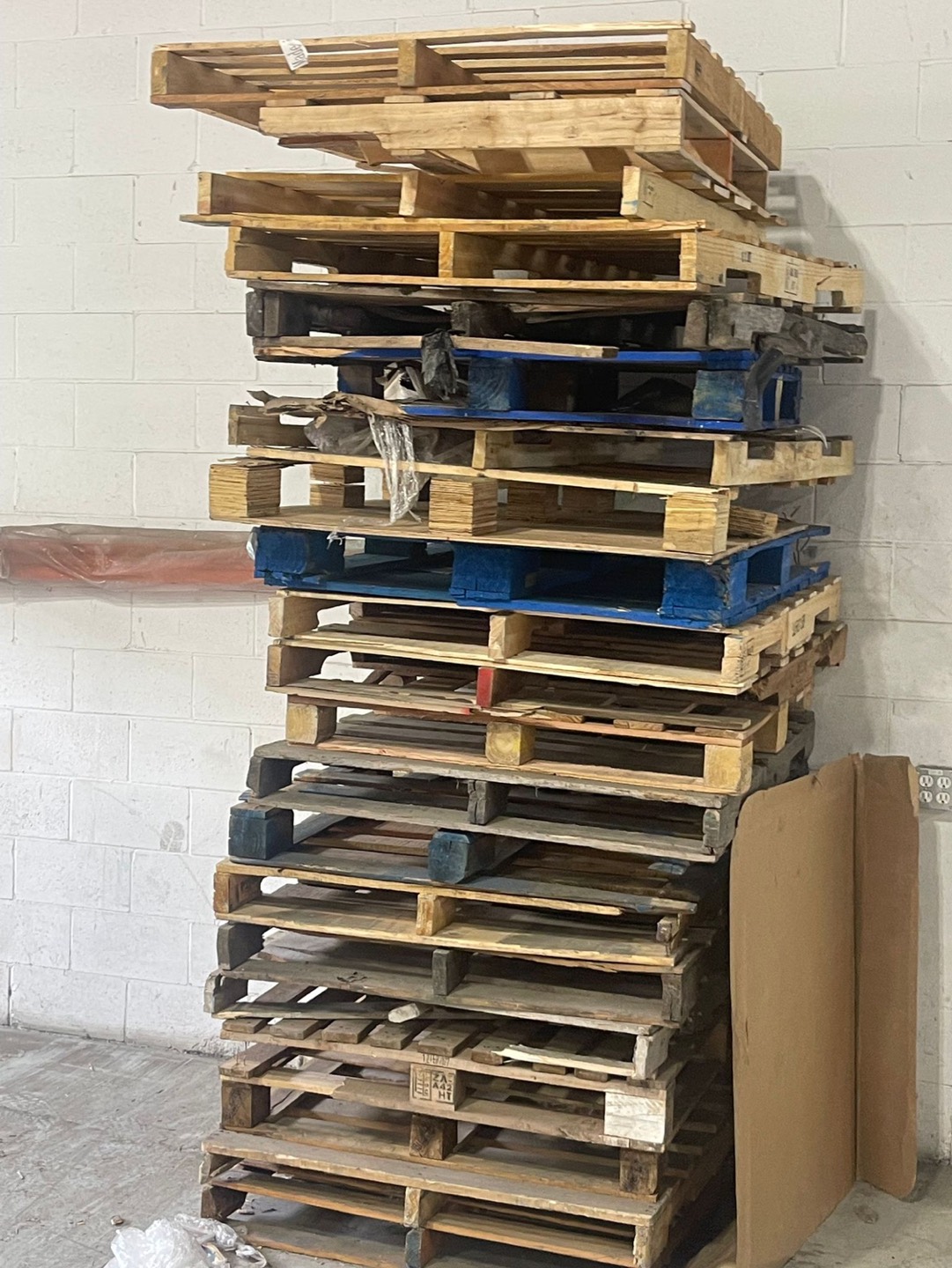 100+ pcs  - 40x48” Wooden skids - photo 2