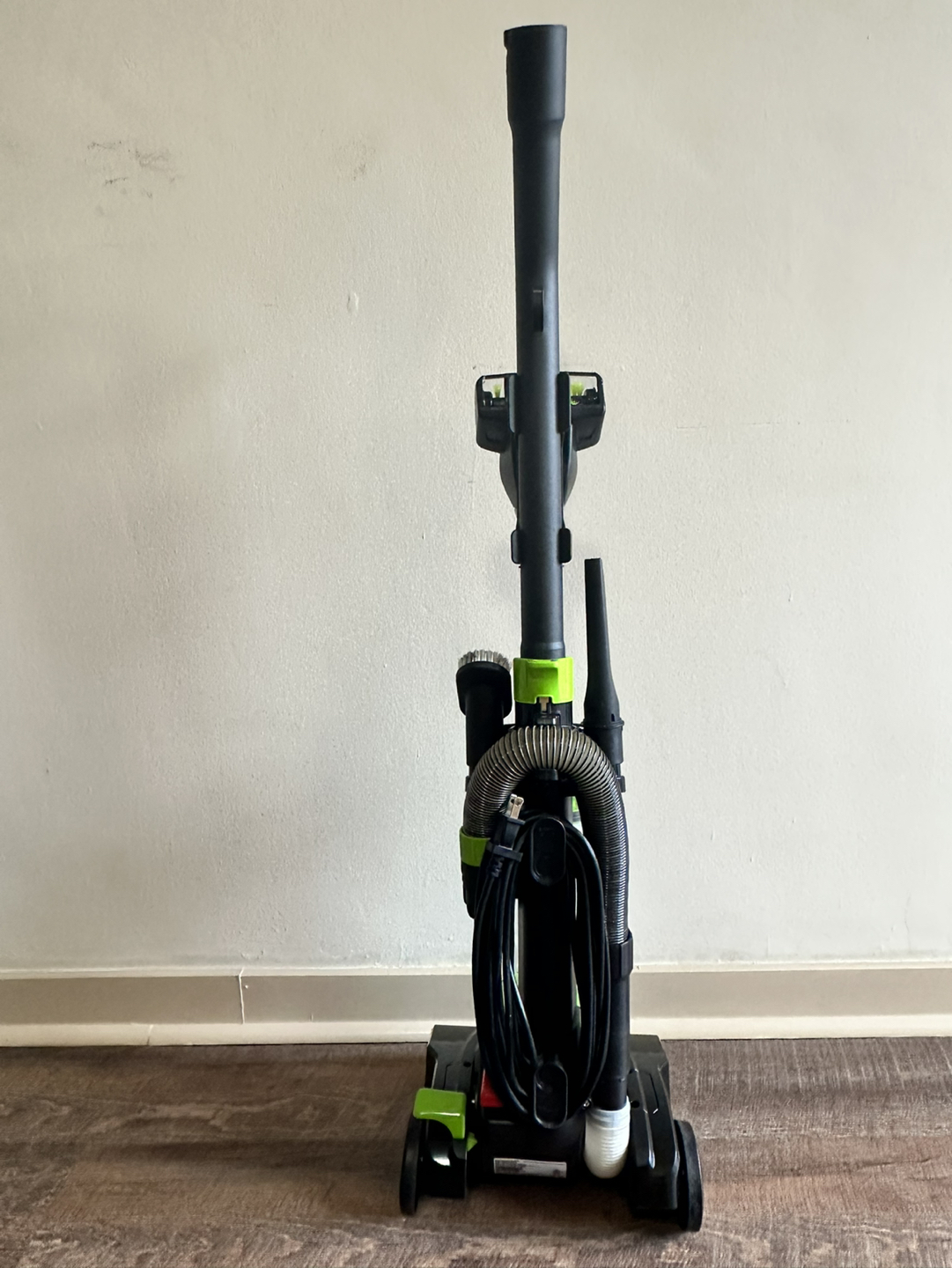 Bissell Poweforce Turbo Vacuum - photo 3