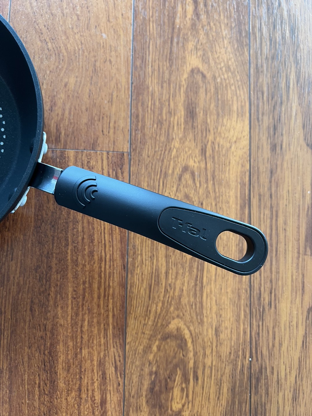 Brand New T-fal Non Stick Frying Pan 8 Inches image indicator(3)