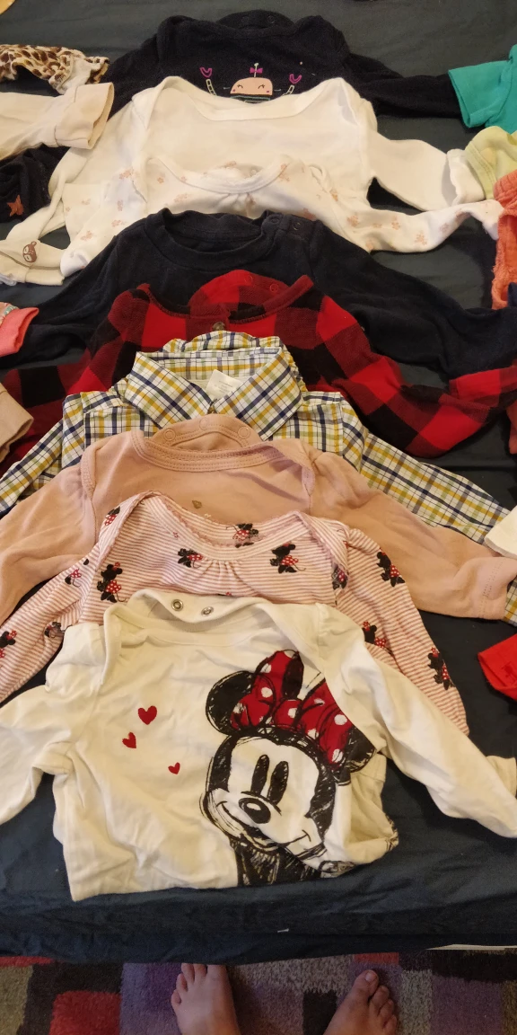 50 pieces of super cute 3-6mo clothes! GAP and Disney  image indicator(2)