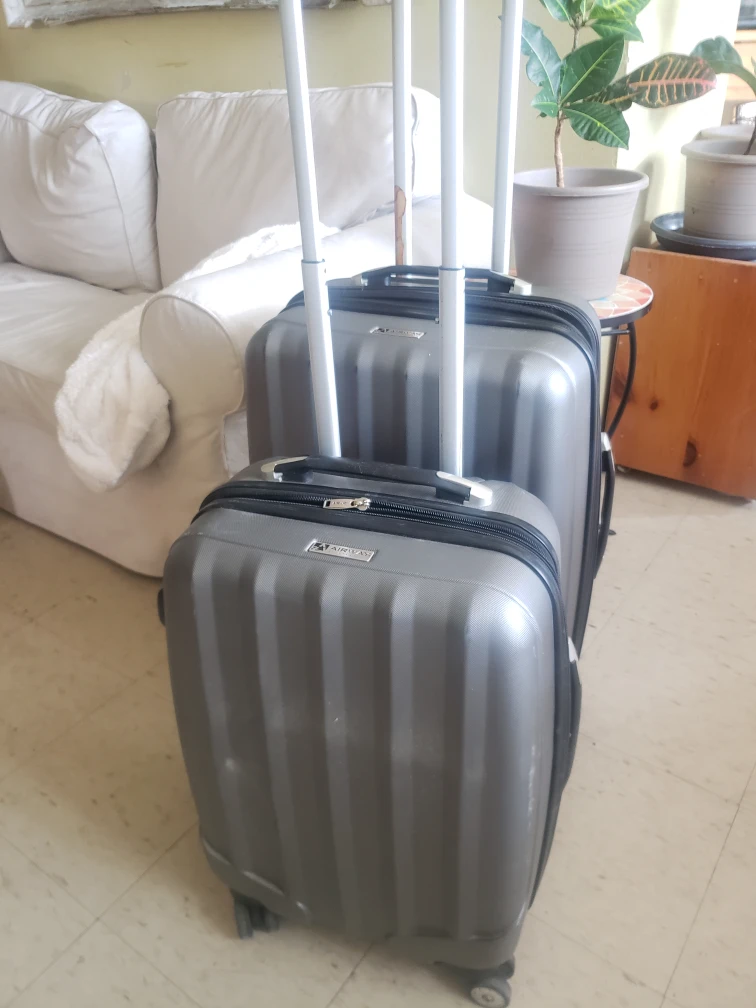 luggage /suitcase