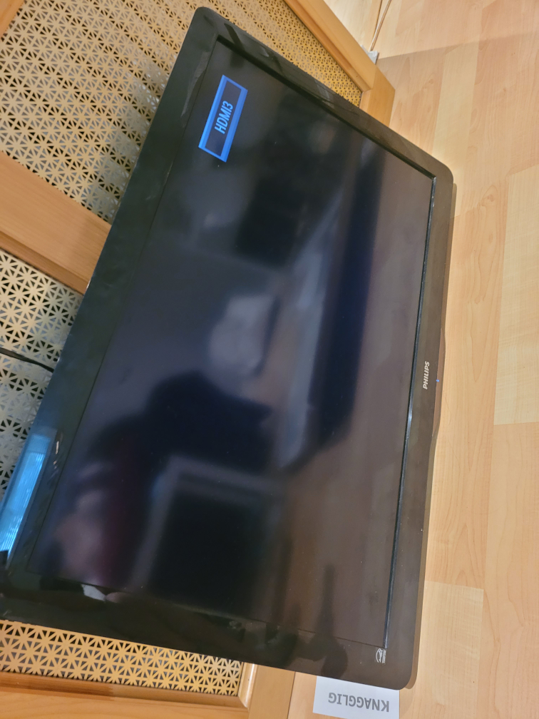 Philips 40 inch HD tv with wall mount  image indicator(2)