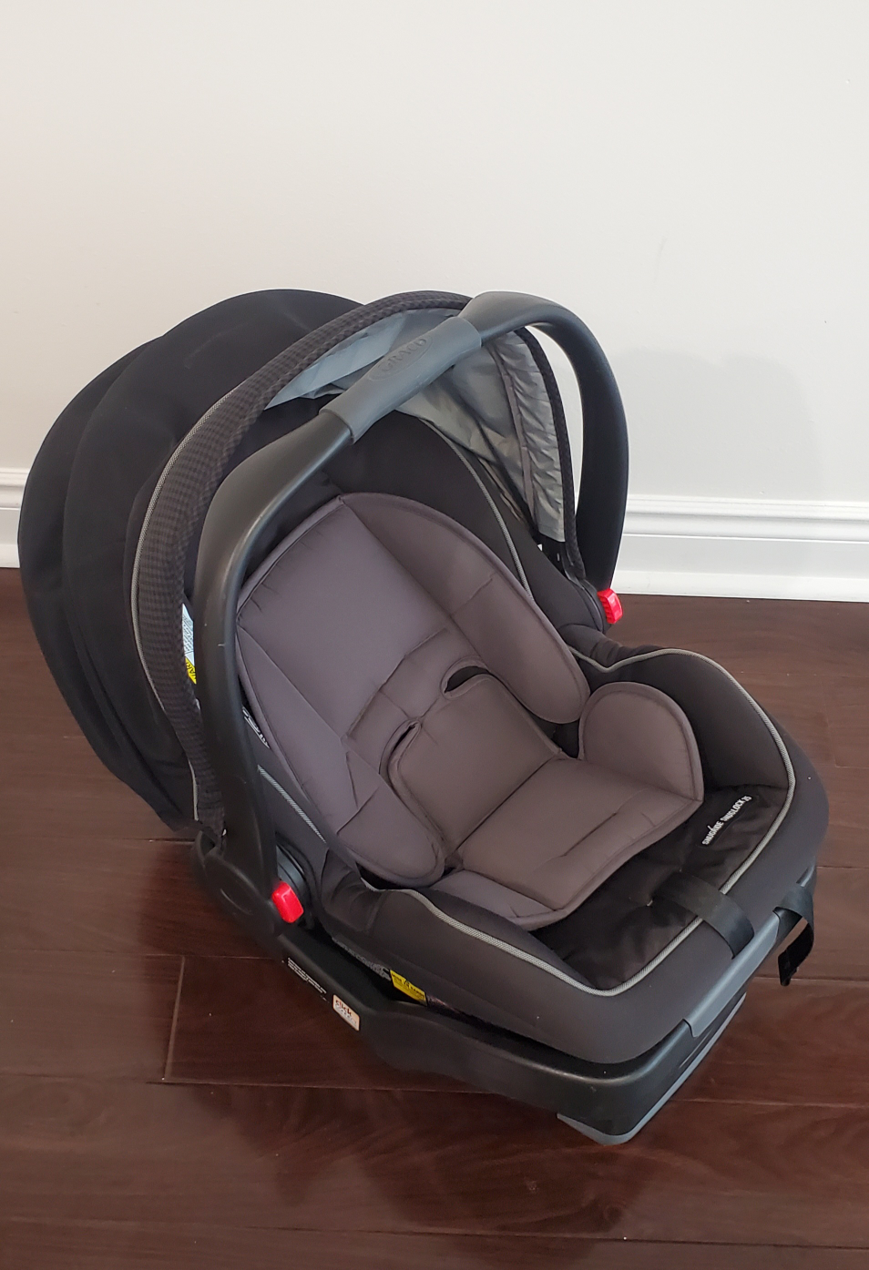 Graco Snugride Snuglock 35 Infant Car Sear thumbnail