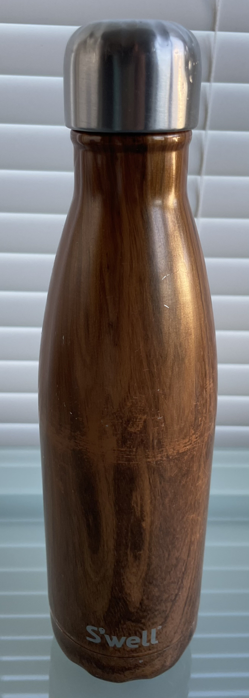 S’well water bottles image indicator(7)