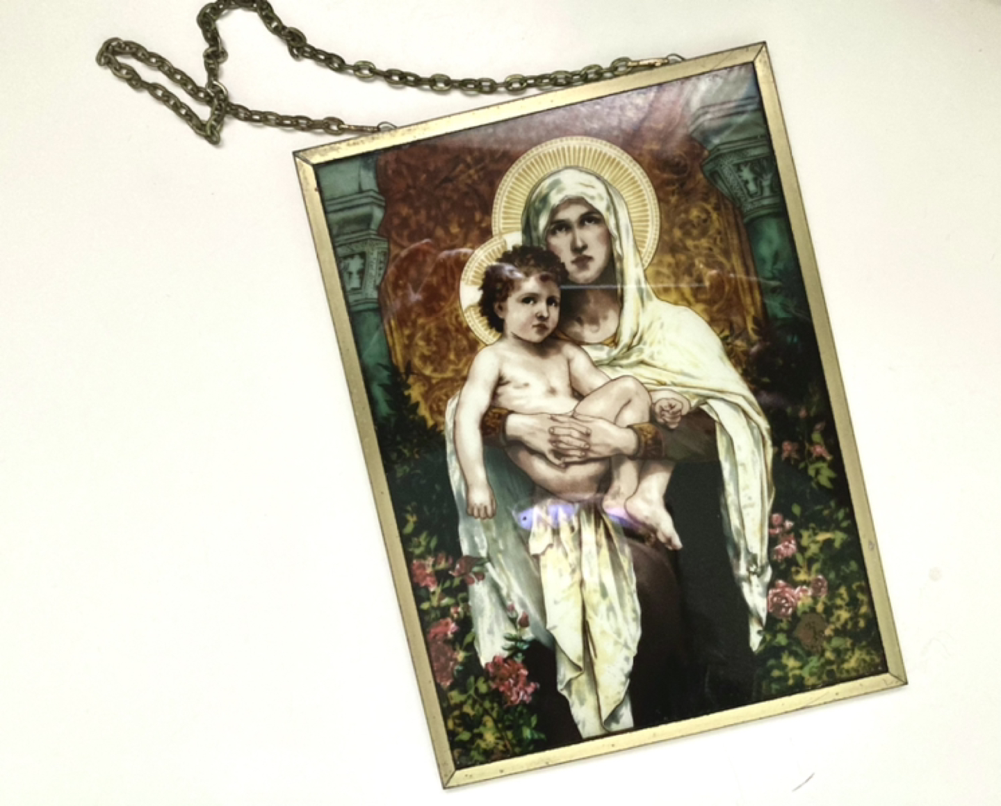 Stained glass Madonna and child thumbnail