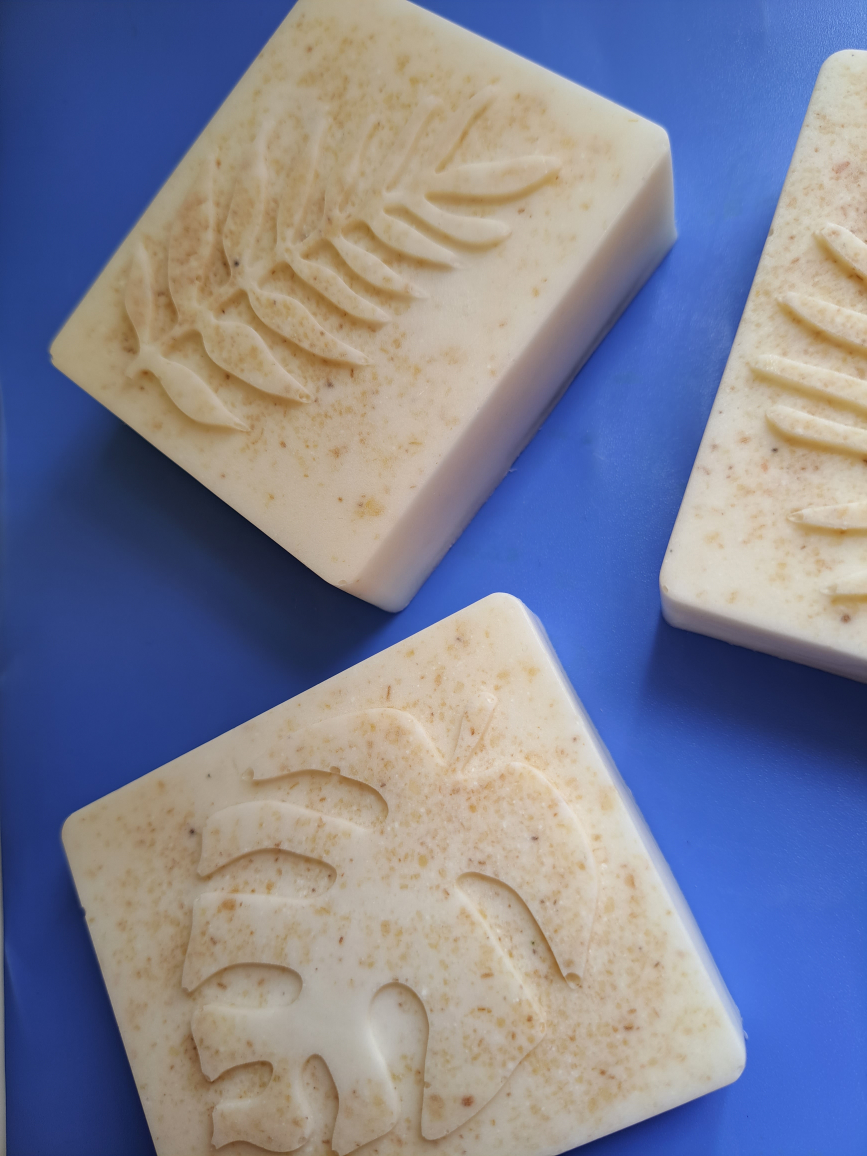 Set of 3 Oatmeal and Shea Butter Handmade Soaps - photo 2