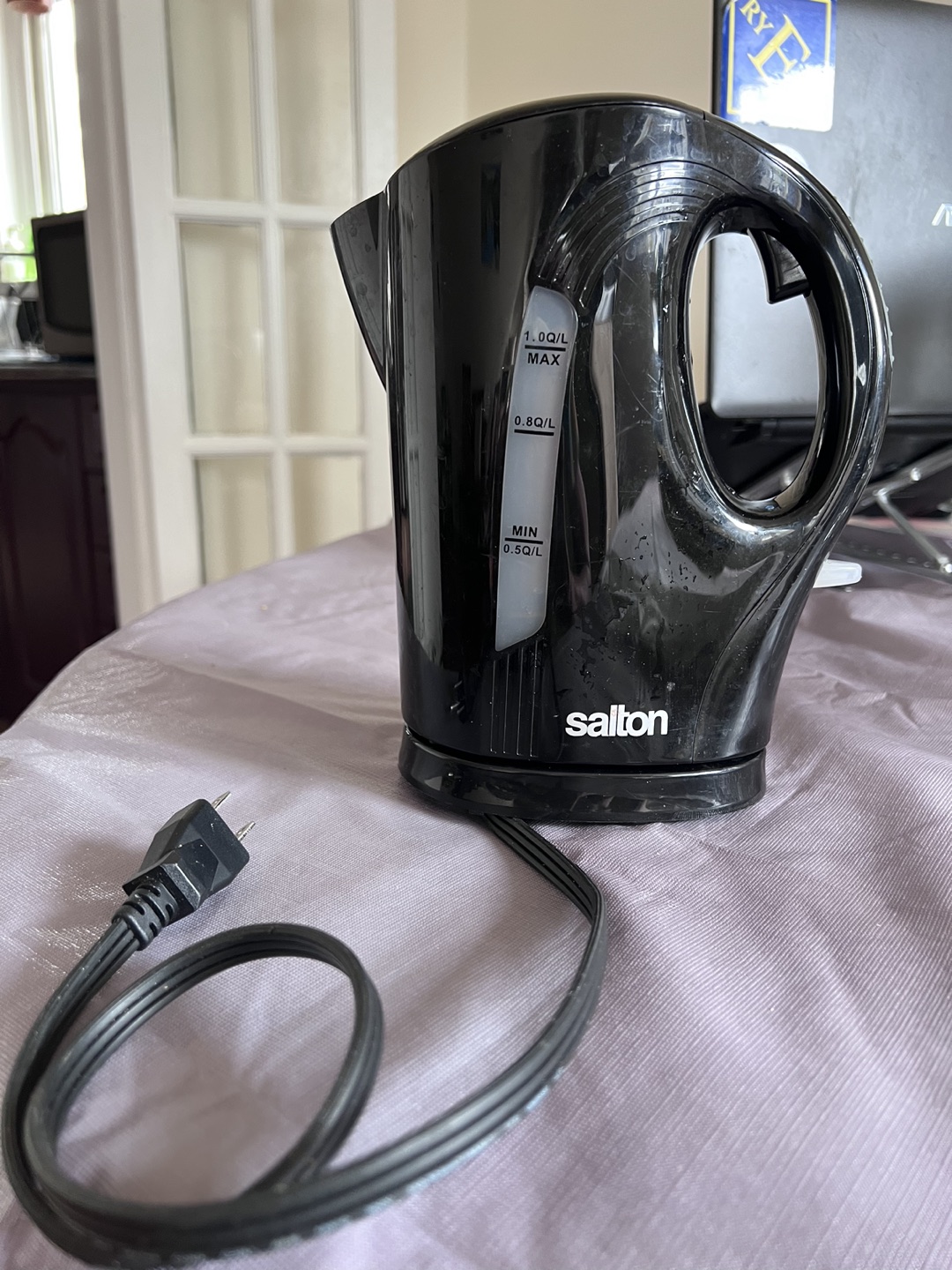 Salton 1.0L plastic electric water kettle