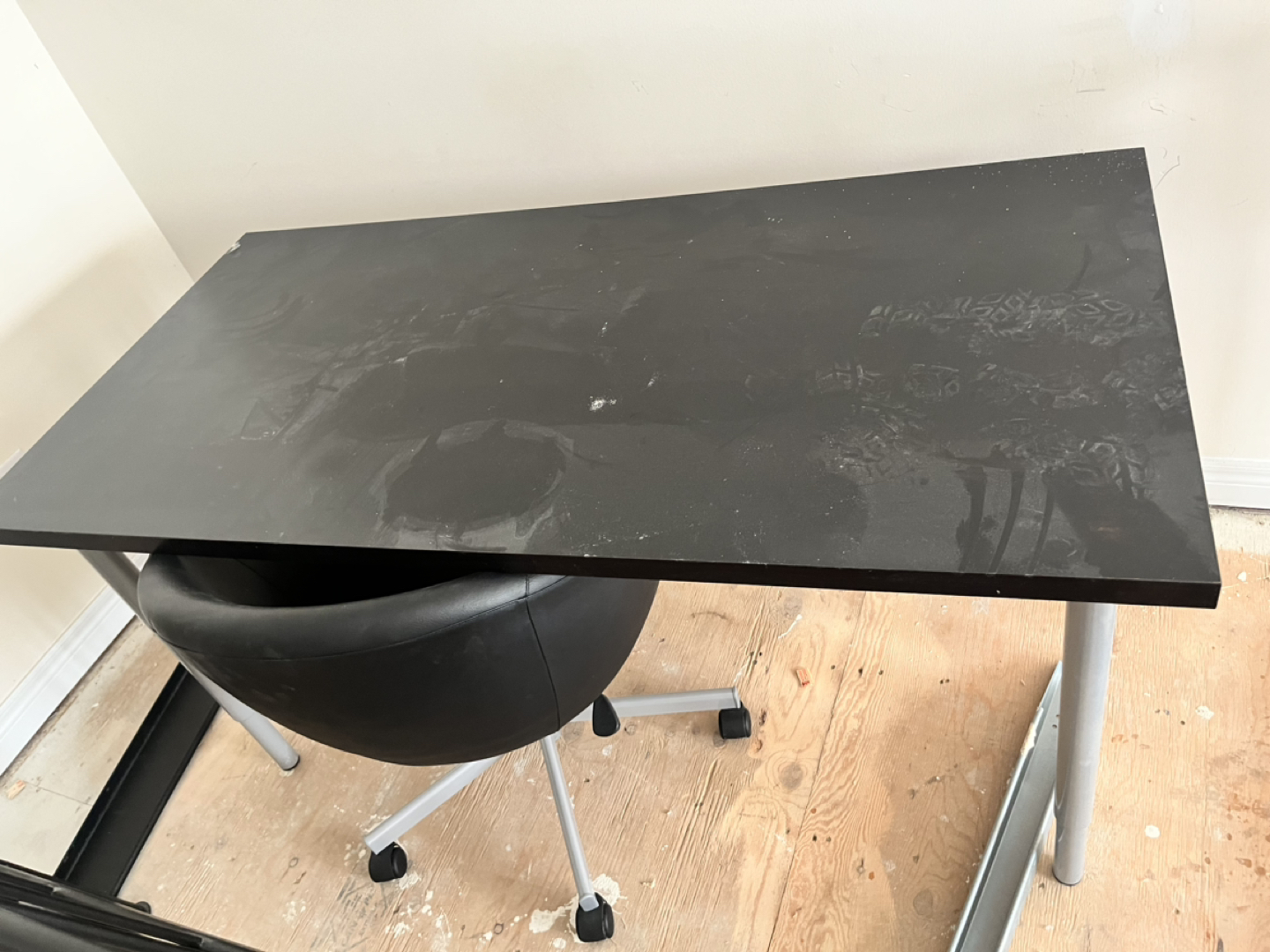 Desk & Chair