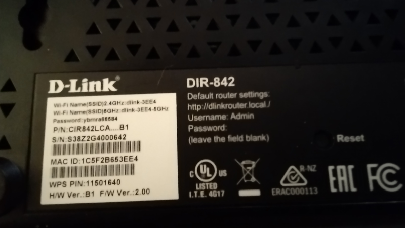 TP-LINK  router and 2 extenders image indicator(2)