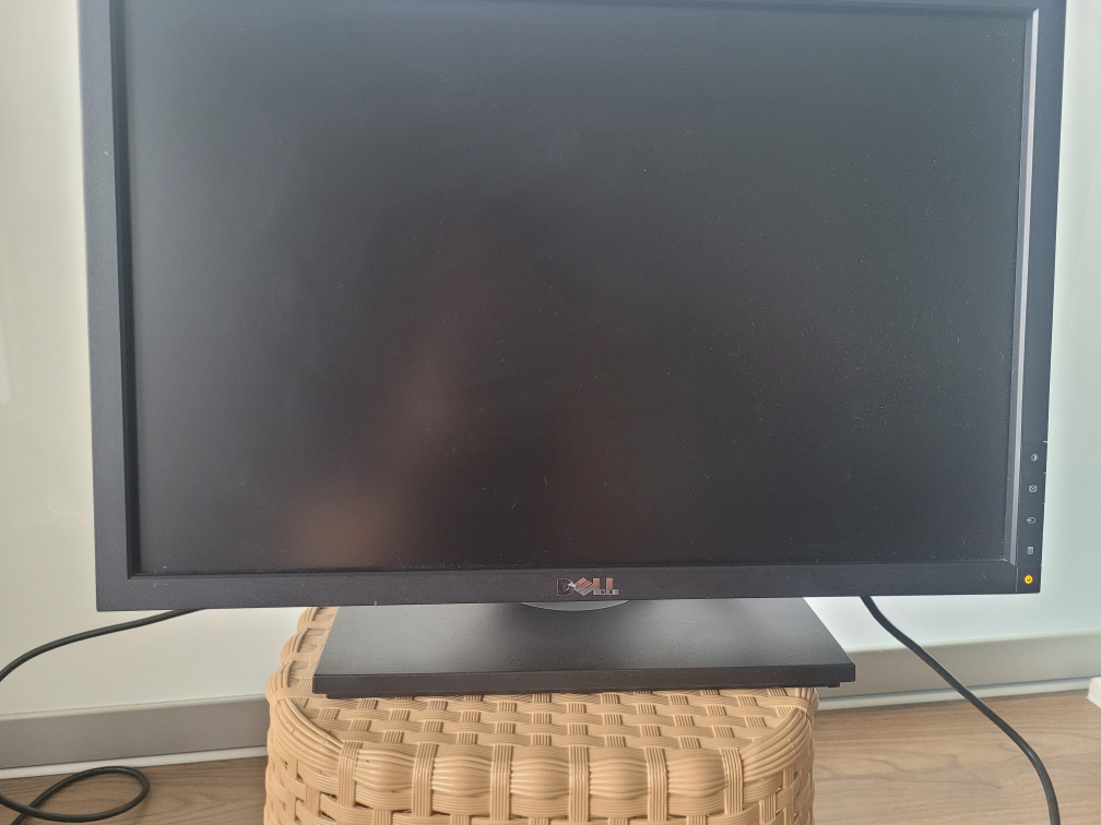 Monitor - Dell 19" - HDMI okay image indicator(4)